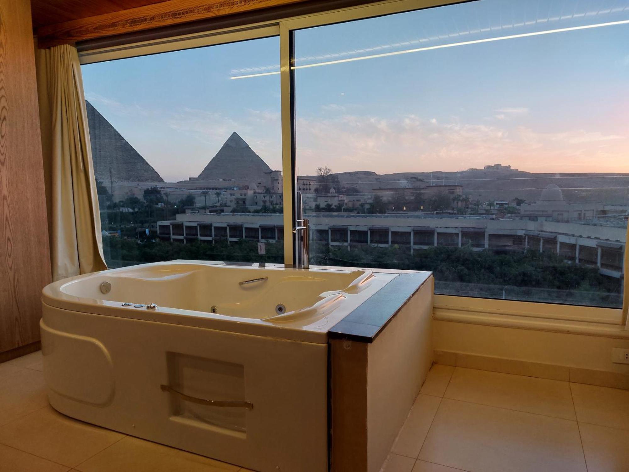Doudou Pyramids View Hotel Kafrat al Jabal ภายนอก รูปภาพ
