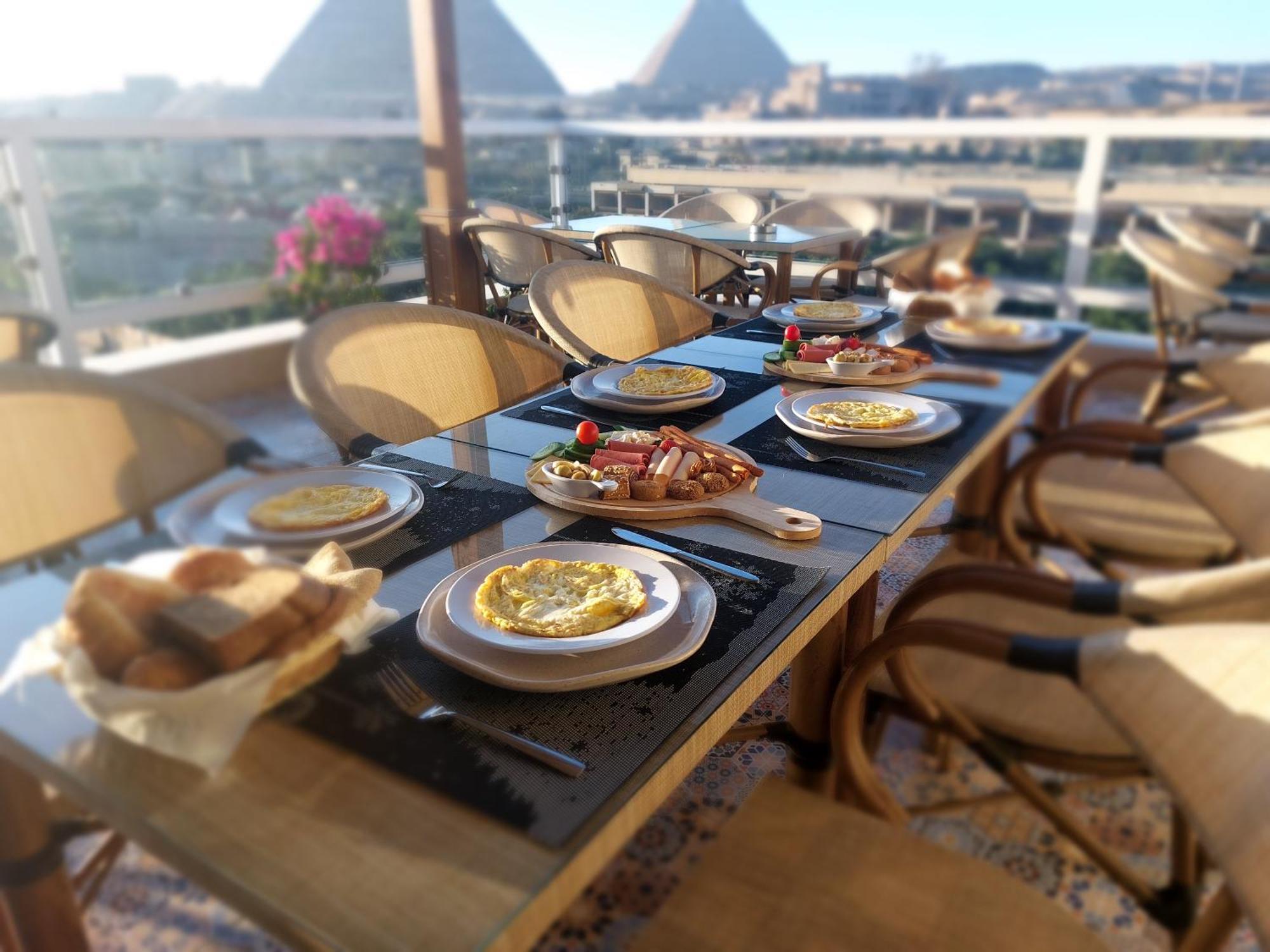 Doudou Pyramids View Hotel Kafrat al Jabal ภายนอก รูปภาพ