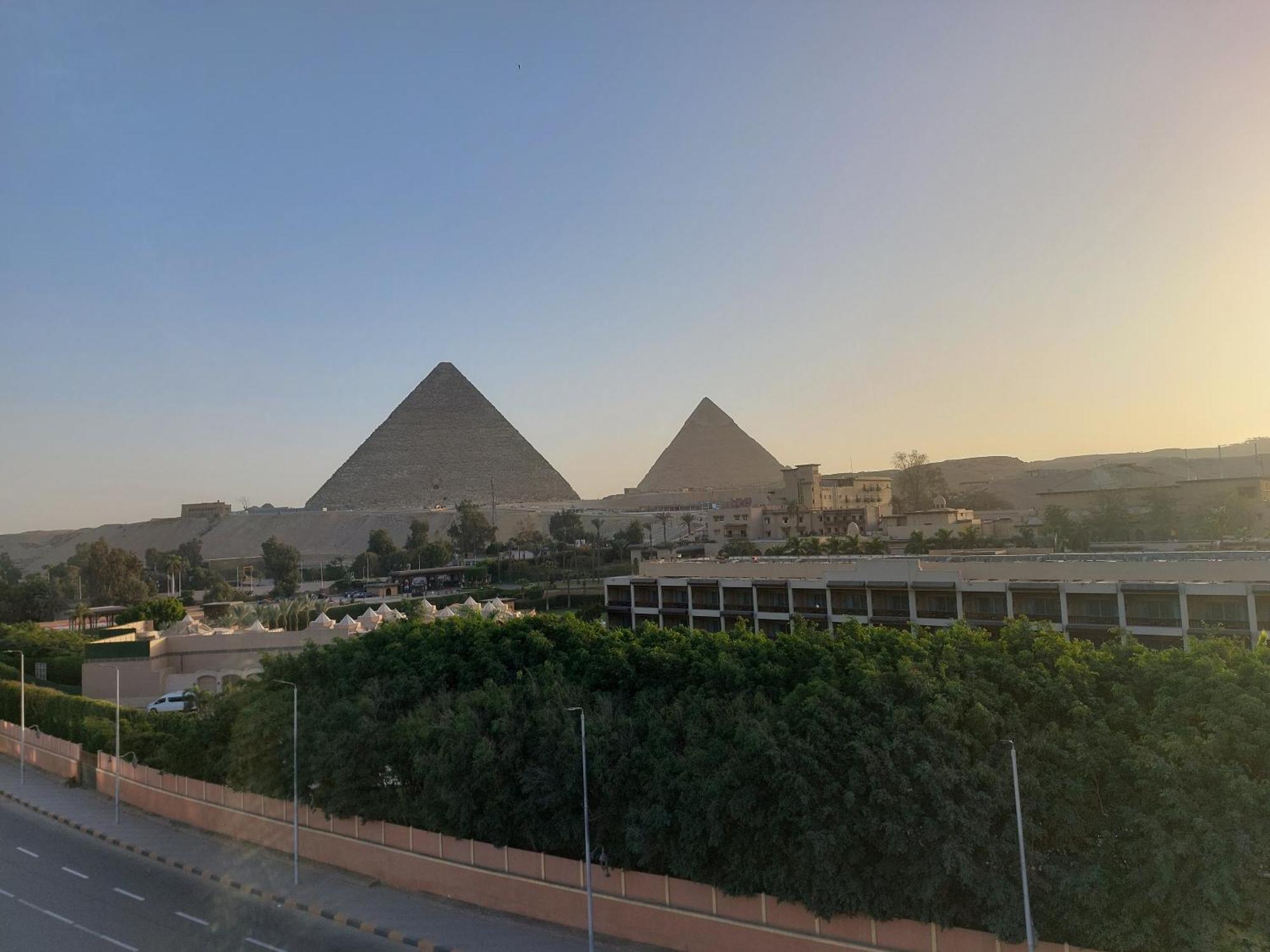 Doudou Pyramids View Hotel Kafrat al Jabal ภายนอก รูปภาพ