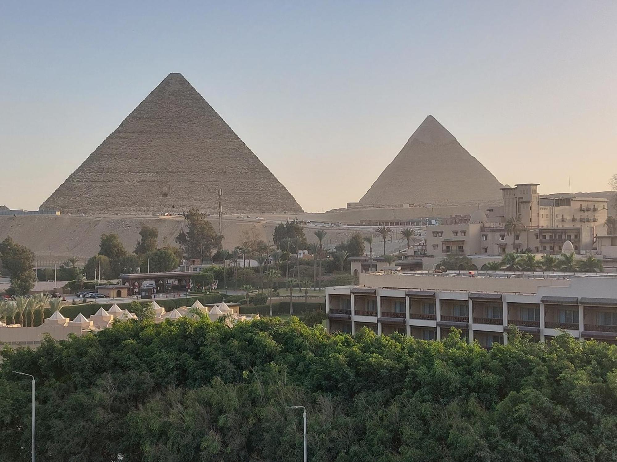 Doudou Pyramids View Hotel Kafrat al Jabal ภายนอก รูปภาพ
