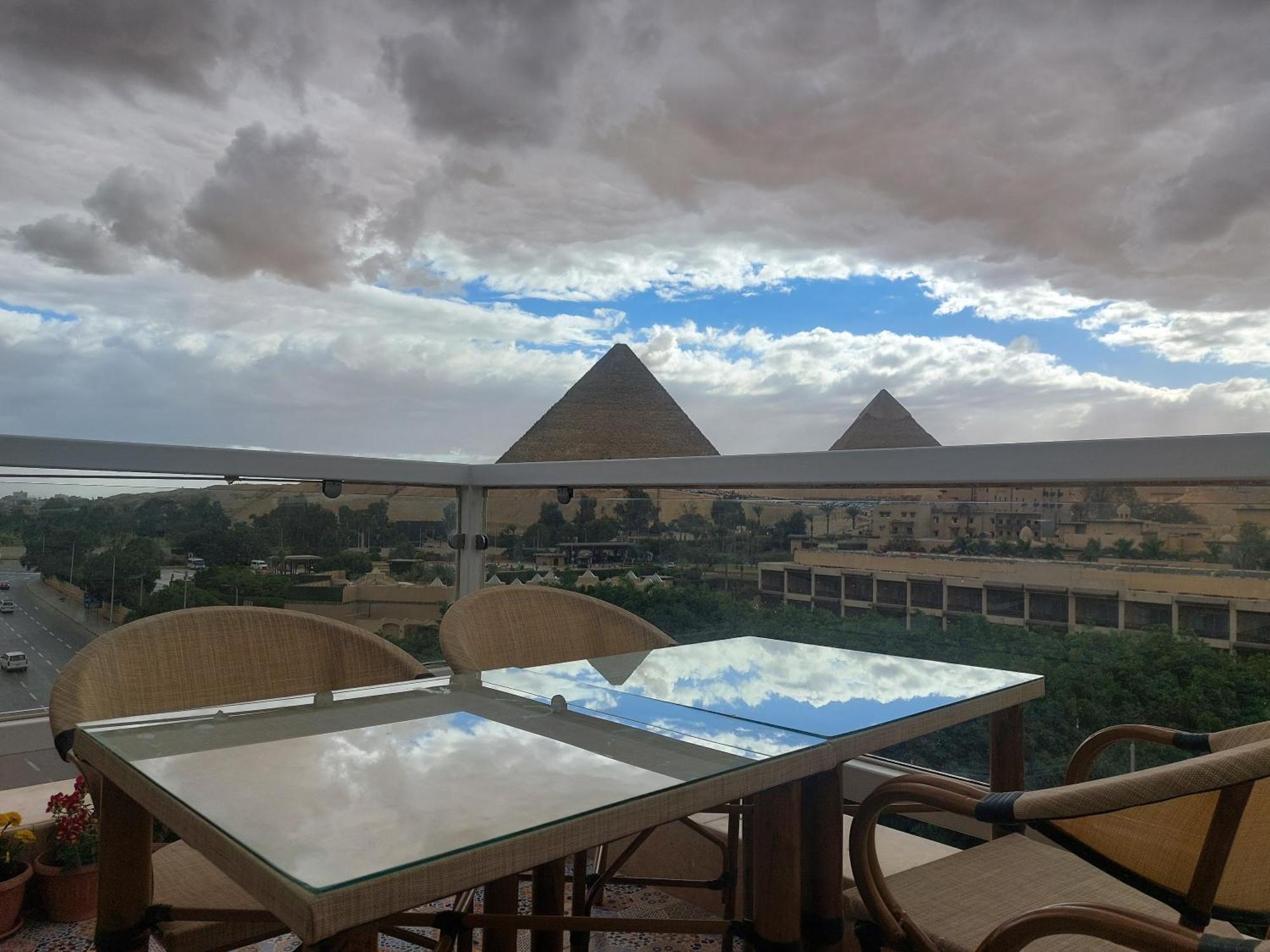 Doudou Pyramids View Hotel Kafrat al Jabal ภายนอก รูปภาพ