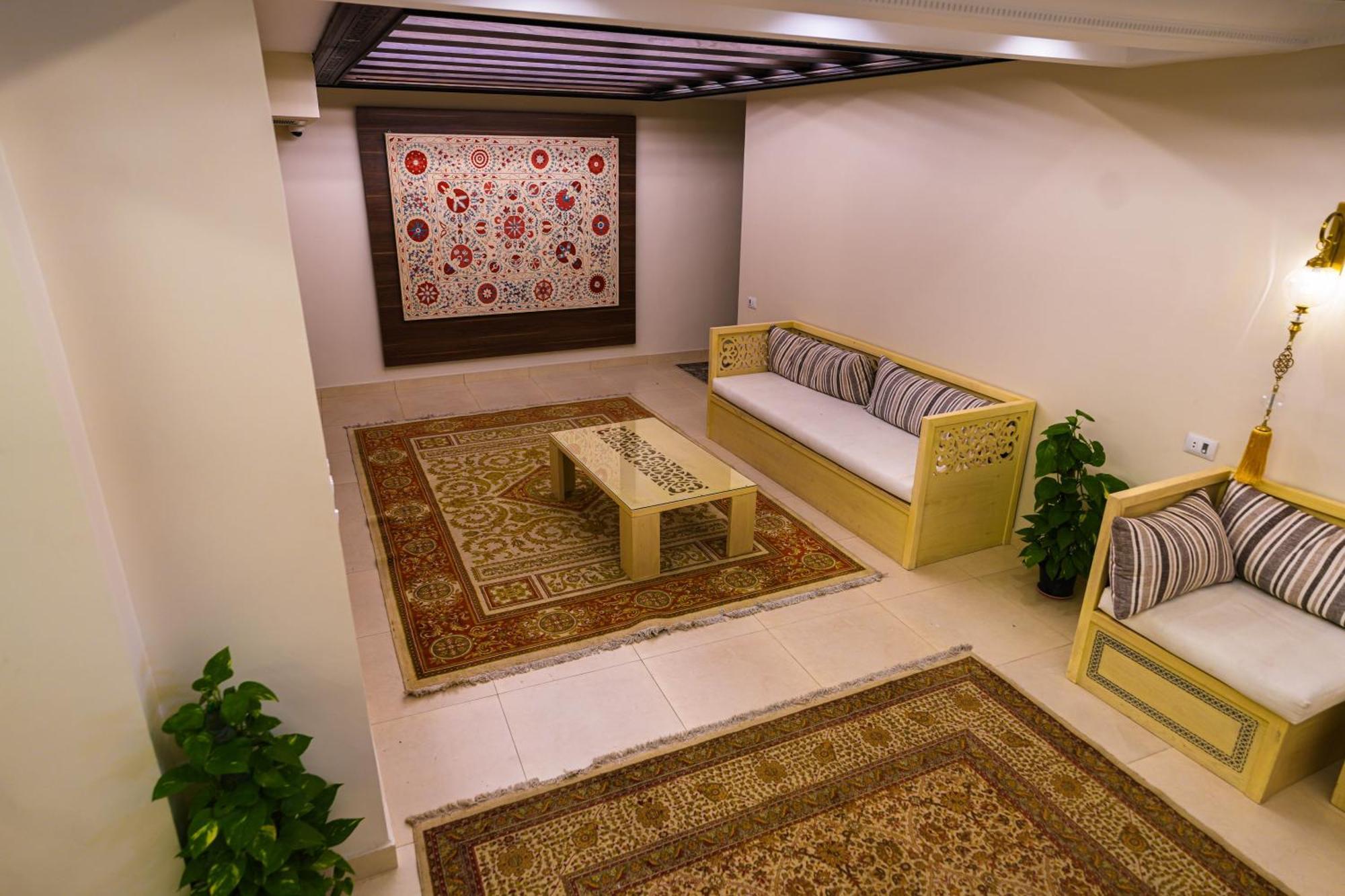Doudou Pyramids View Hotel Kafrat al Jabal ภายนอก รูปภาพ