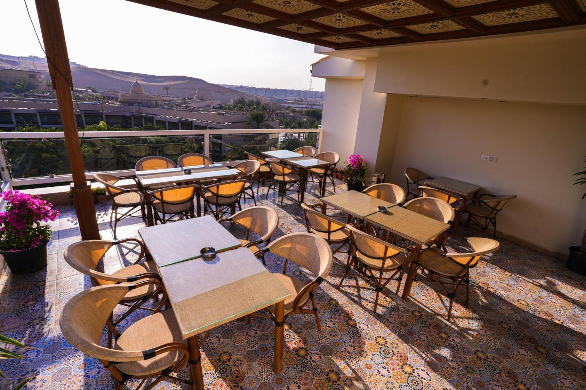 Doudou Pyramids View Hotel Kafrat al Jabal ภายนอก รูปภาพ
