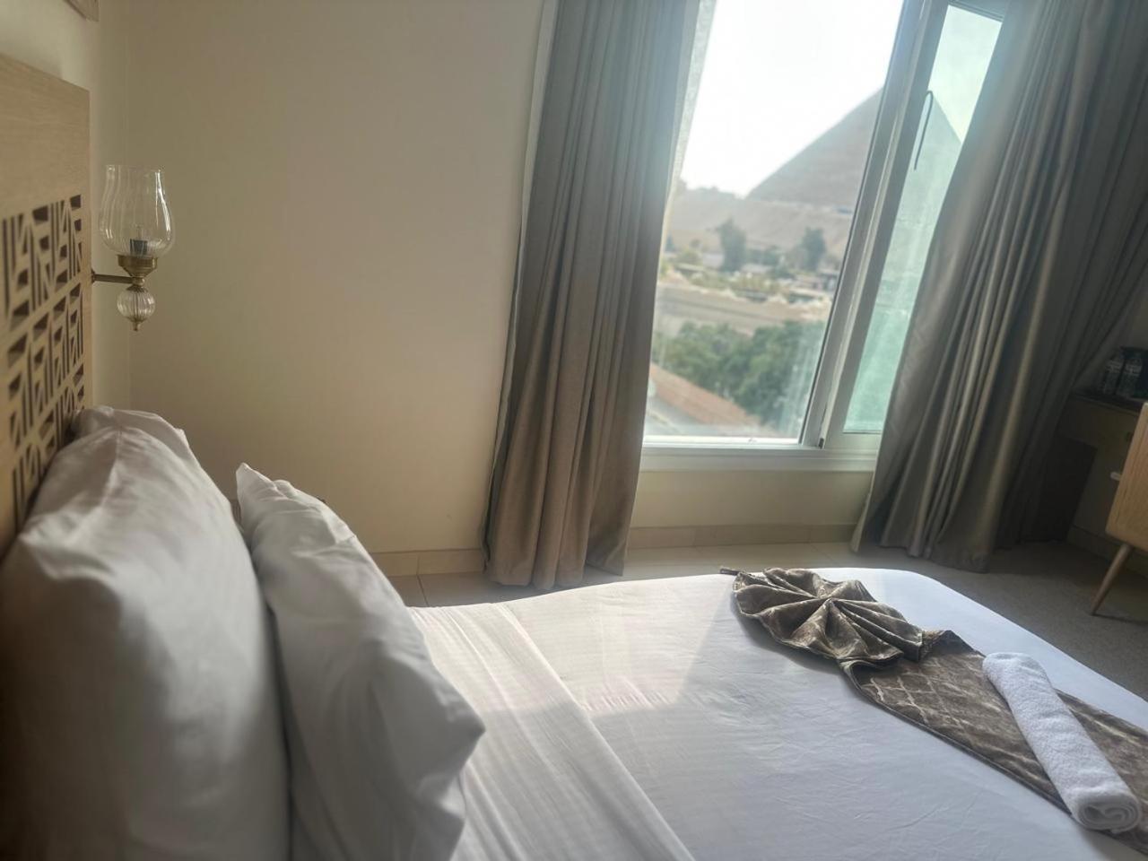 Doudou Pyramids View Hotel Kafrat al Jabal ภายนอก รูปภาพ