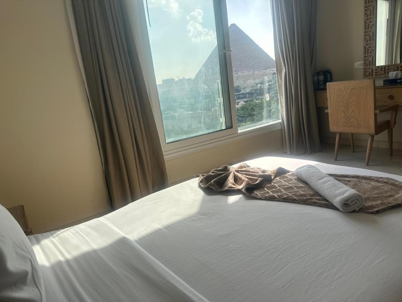 Doudou Pyramids View Hotel Kafrat al Jabal ภายนอก รูปภาพ