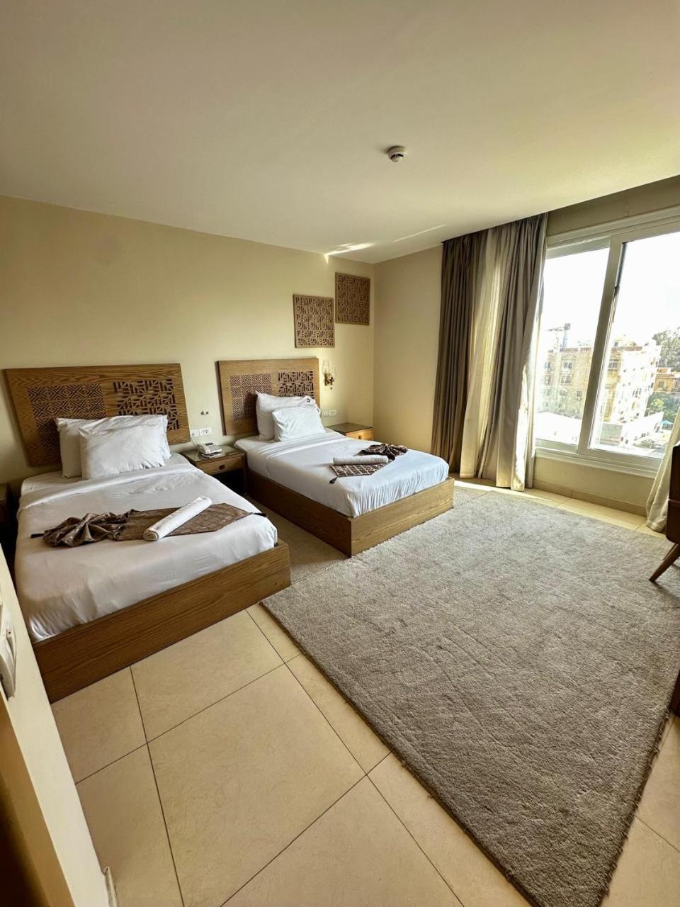 Doudou Pyramids View Hotel Kafrat al Jabal ภายนอก รูปภาพ