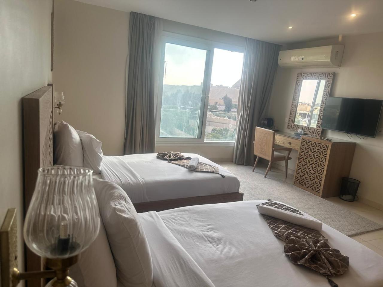 Doudou Pyramids View Hotel Kafrat al Jabal ภายนอก รูปภาพ