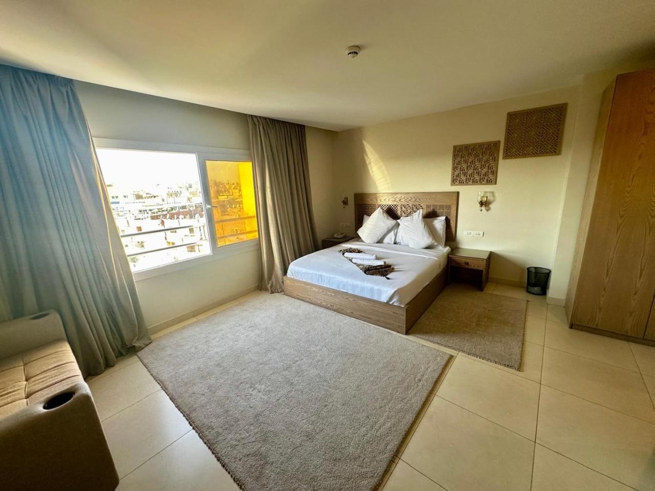 Doudou Pyramids View Hotel Kafrat al Jabal ภายนอก รูปภาพ