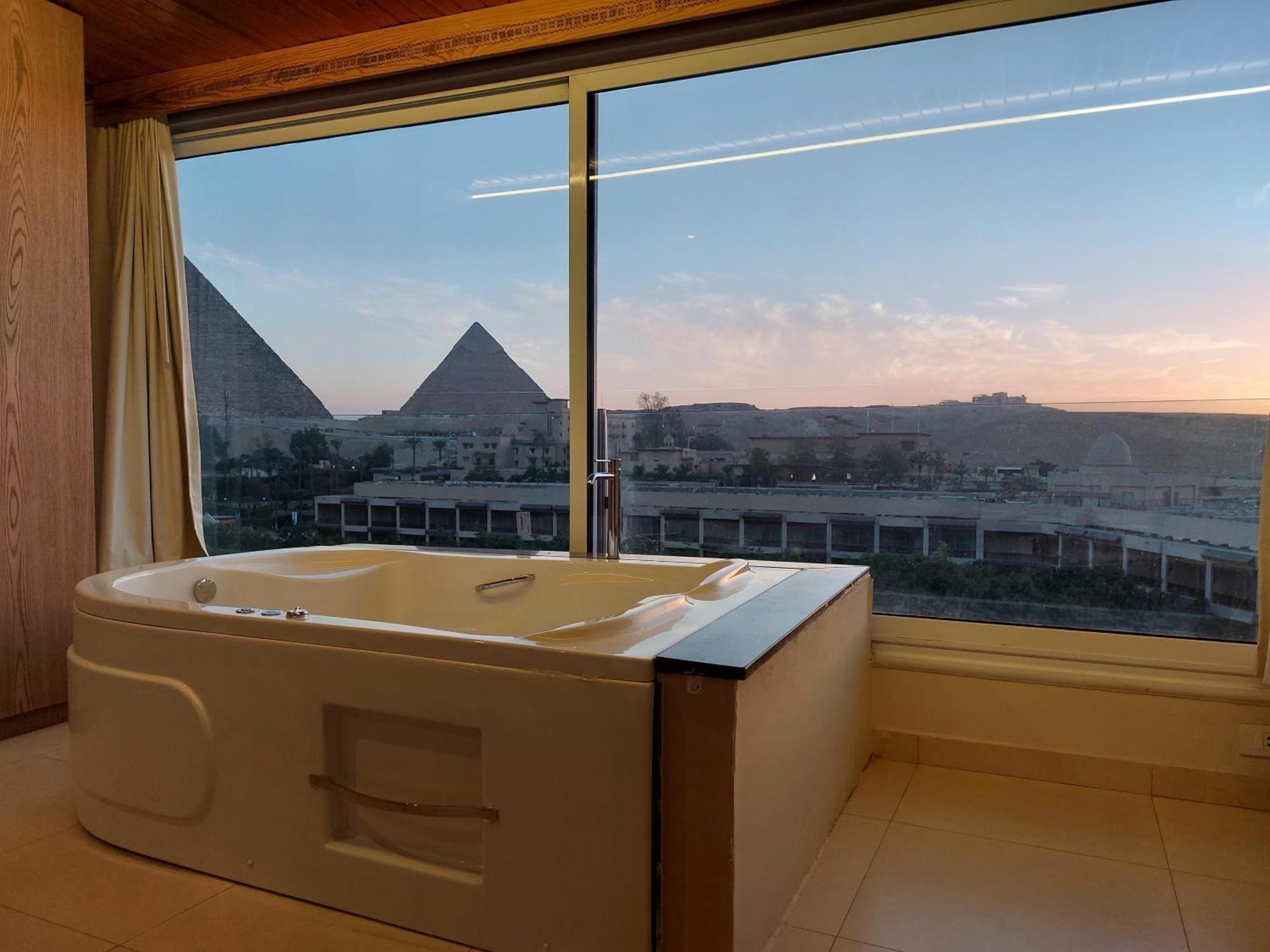 Doudou Pyramids View Hotel Kafrat al Jabal ภายนอก รูปภาพ
